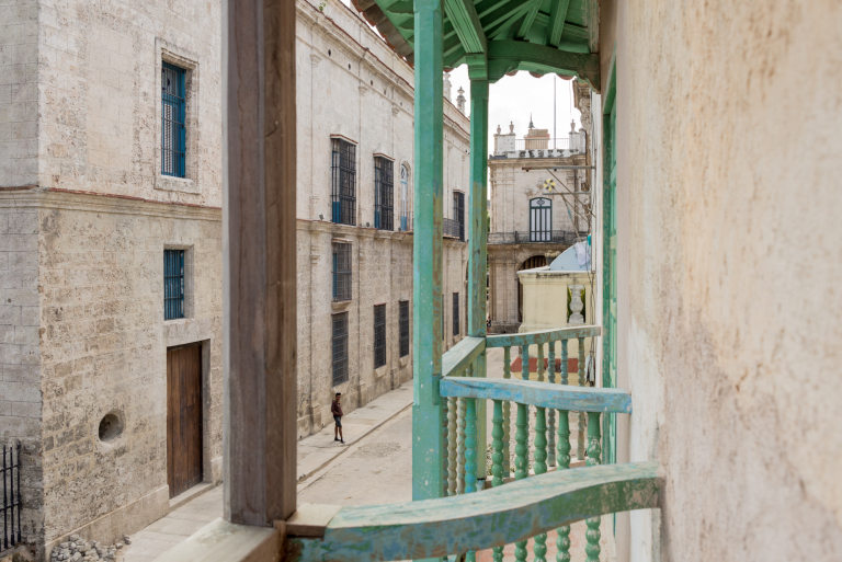 Arquitectura, balcones, La Habana, Cuba 2016