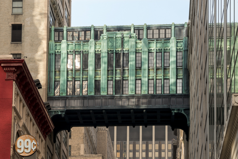 Puente entre dos edificios, NY, EEUU, 2014