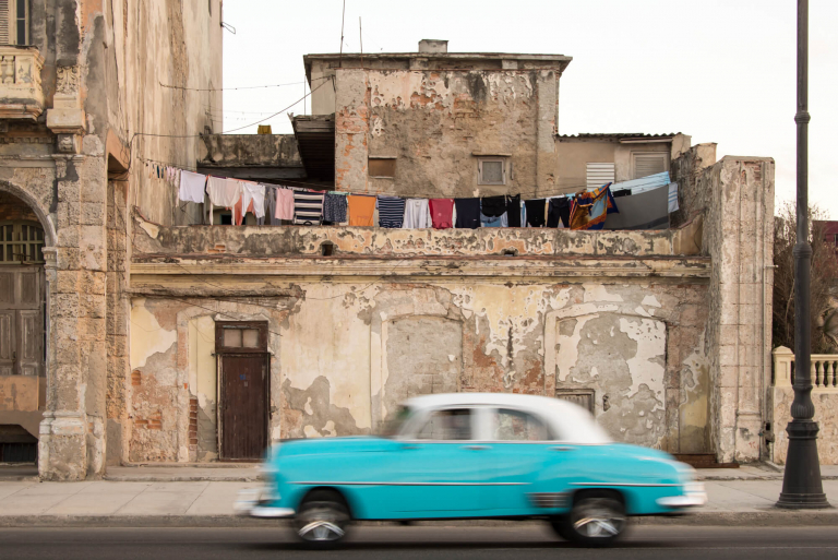 El Malecón, coche clásico, La Habana, Cuba 2016