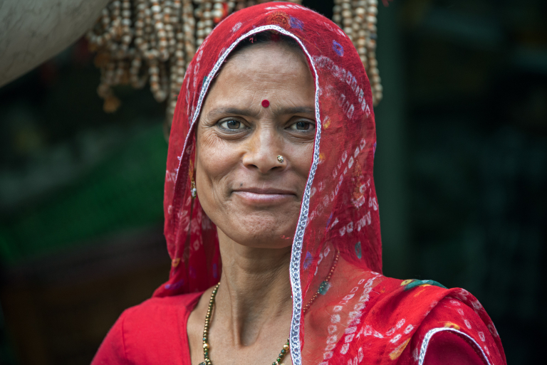 Retrato de mujer sonriente, Bikaner, India 2015